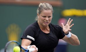 Belga Kim Clijsters abandona de vez o ténis profissional
