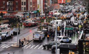Feridos em tiroteio no metro de Nova Iorque são 16 e estão todos fora de perigo de vida - Polícia