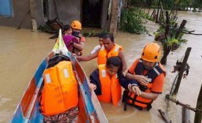 Tempestade nas Filipinas causa pelo menos 80 mortos