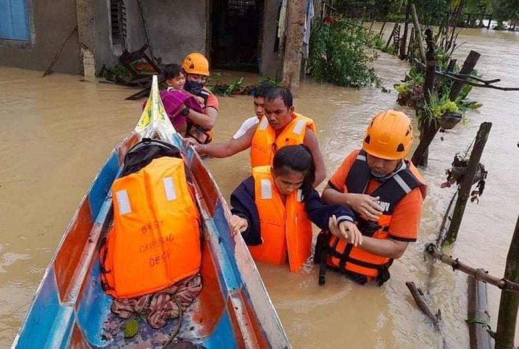 Tempestade nas Filipinas causa pelo menos 80 mortos
