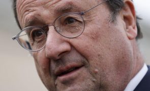 Ex-presidente francês François Hollande apela ao voto em Macron na segunda volta