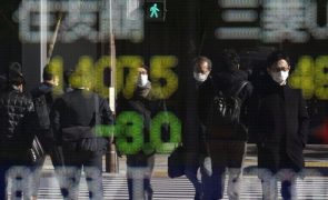 Bolsa de Tóquio abre a perder 1,23%