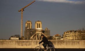 Catedral de Notre-Dame abre portas em 2024, mas não completamente renovada