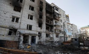 Ucrânia: Rússia promete mais mísseis contra Kiev após ataques no seu território