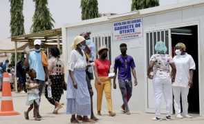 Médicos angolanos voltam a sair à rua no sábado e prometem manter 