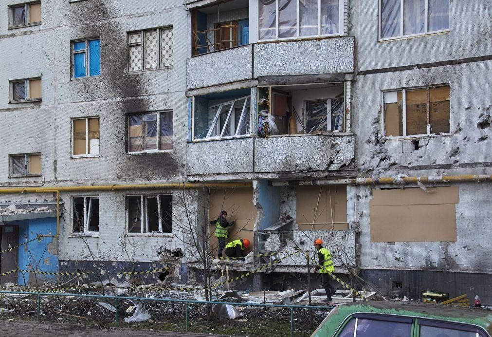 Ucrânia: Pelo menos sete mortos e 34 feridos em ataque a zona residencial em Kharkiv