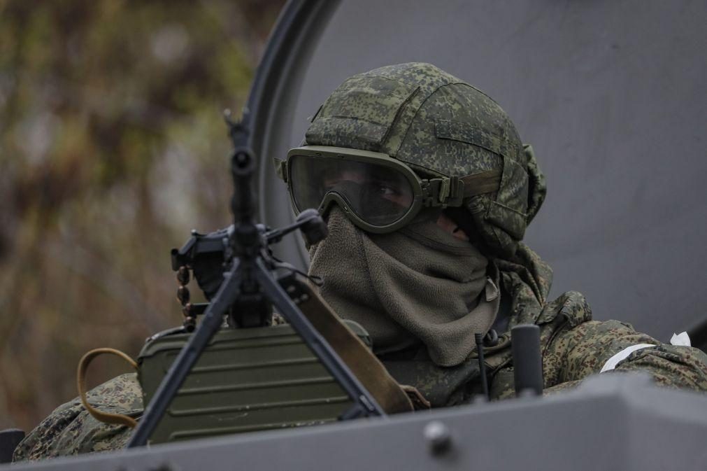 Rússia anuncia ataque a fábrica militar nos arredores de Kiev