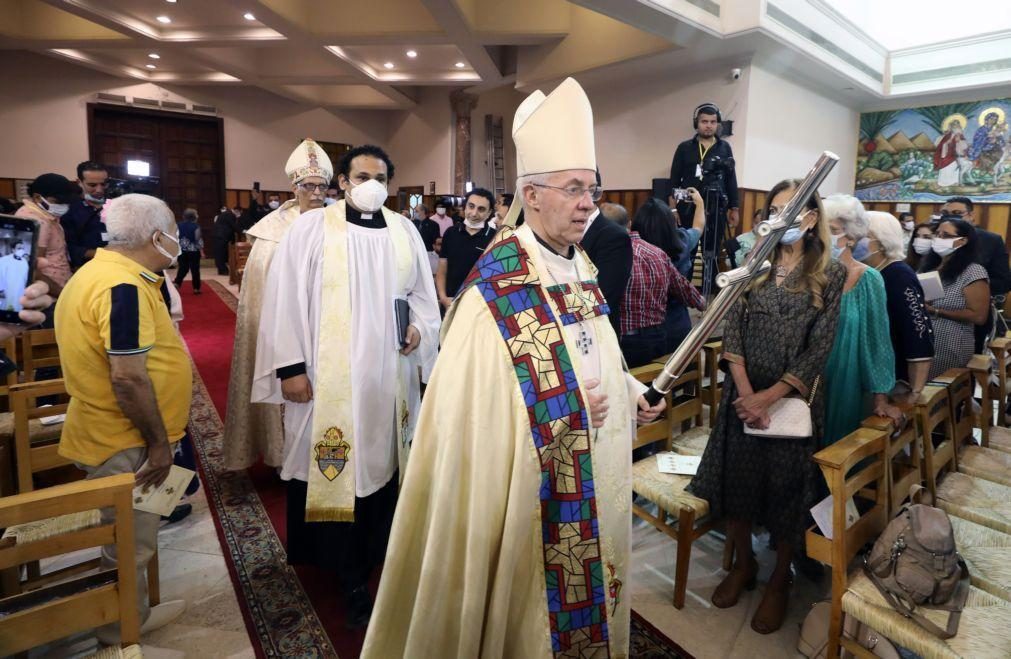 Arcebispo da Cantuária crítica acordo que prevê envio migrantes para o Ruanda