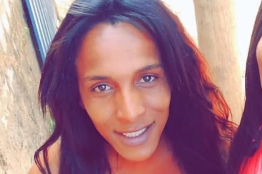 Mulher transexual executada com 11 tiros em bar no Brasil