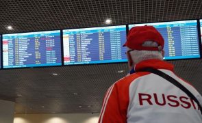 Ucrânia: Rússia mantém11 aeroportos encerrados no centro e sul do país