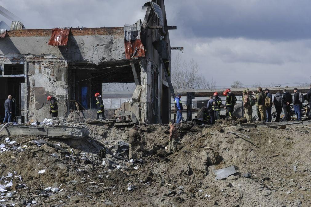 Ucrânia: Ataque a Lviv mostra que nenhuma parte do país é poupada pelo Kremlin - Borrell