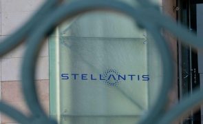 Ucrânia: Stellantis suspende produção na única fábrica na Rússia