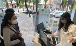 Covid-19: Espanha acaba com obrigação de máscaras em quase todos os espaços fechados