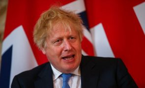 Parlamento britânico vai decidir se Boris Johnson deve ser investigado