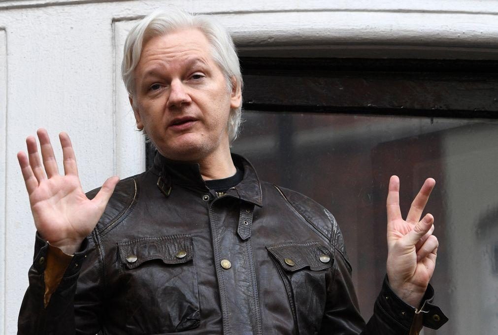 Justiça britânica remete para Governo extradição de Julian Assange para EUA