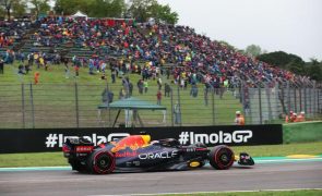 Campeão Max Verstappen conquista primeira 'pole' do ano na Fórmula 1