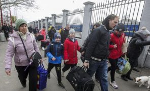Ucrânia: Número de refugiados aproxima-se dos 5,2 milhões