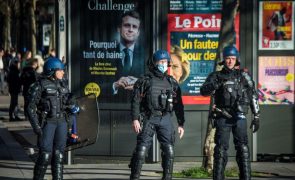 França/Eleições: Polícia faz dois mortos em Paris após disparar contra automóvel