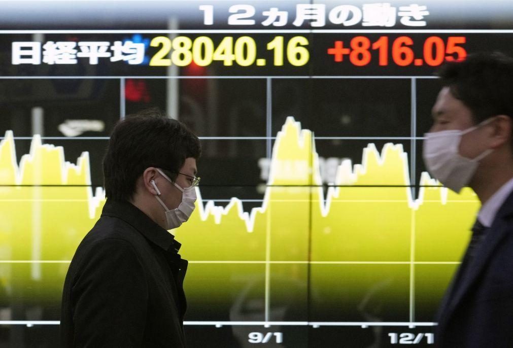 Bolsa de Tóquio abre a subir 0,64%