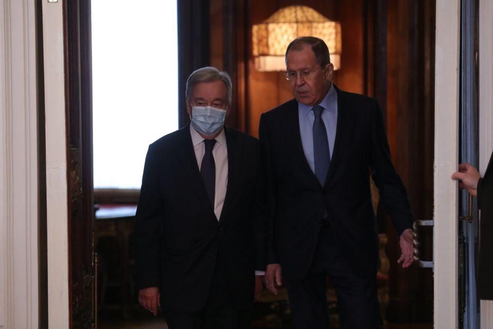 Ucrânia: Guterres pede em Moscovo um cessar-fogo o mais rapidamente possível