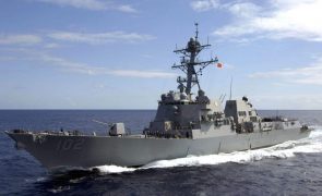 China condena passagem de navio de guerra dos EUA pelo Estreito de Taiwan