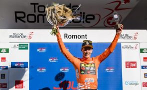 Rohan Dennis conquista liderança na Volta à Romandia, em etapa ganha por Teuns
