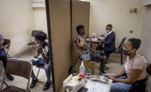 Covid-19: África do Sul poderá estar a entrar na quinta vaga da pandemia