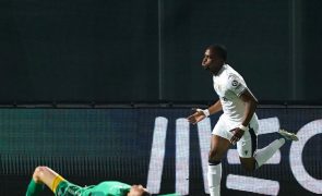 Famalicão vence Estoril e dá passo importante rumo à permanência na I Liga