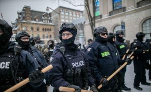 Covid-19: Polícia detém manifestantes antes de protesto na capital do Canadá