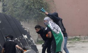 Exército israelita mata palestiniano em confrontos na Cisjordânia