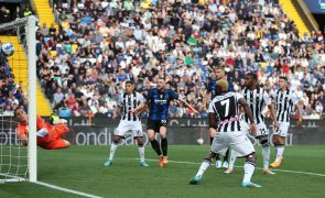 Inter vence no terreno da Udinese e continua a dois pontos do líder AC Milan