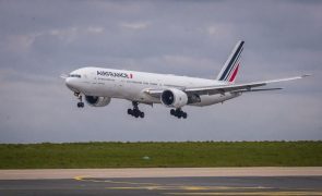 Air France-KLM passa de lucro a prejuízo de 552 ME até março mas está 