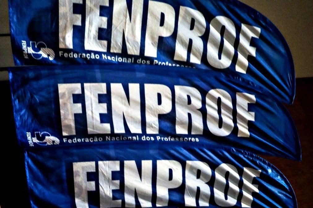 Fenprof entrega carta subscrita por 3.000 docentes do 1.º ciclo por melhores condições