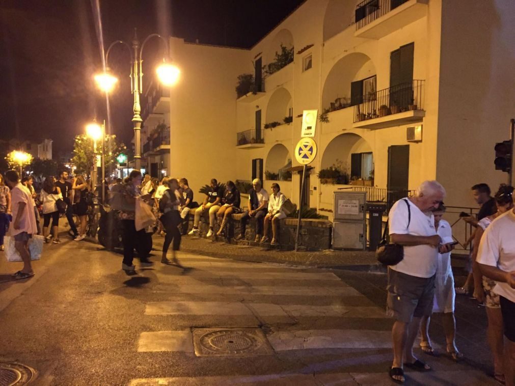 Pelo menos dois mortos em sismo no sul de Itália