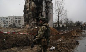 Ucrânia: Soldados em Azovstal descartam render-se à Rússia
