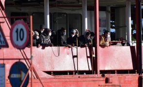 ONG Sea Eye resgata 34 migrantes que estavam no mar há quatro dias