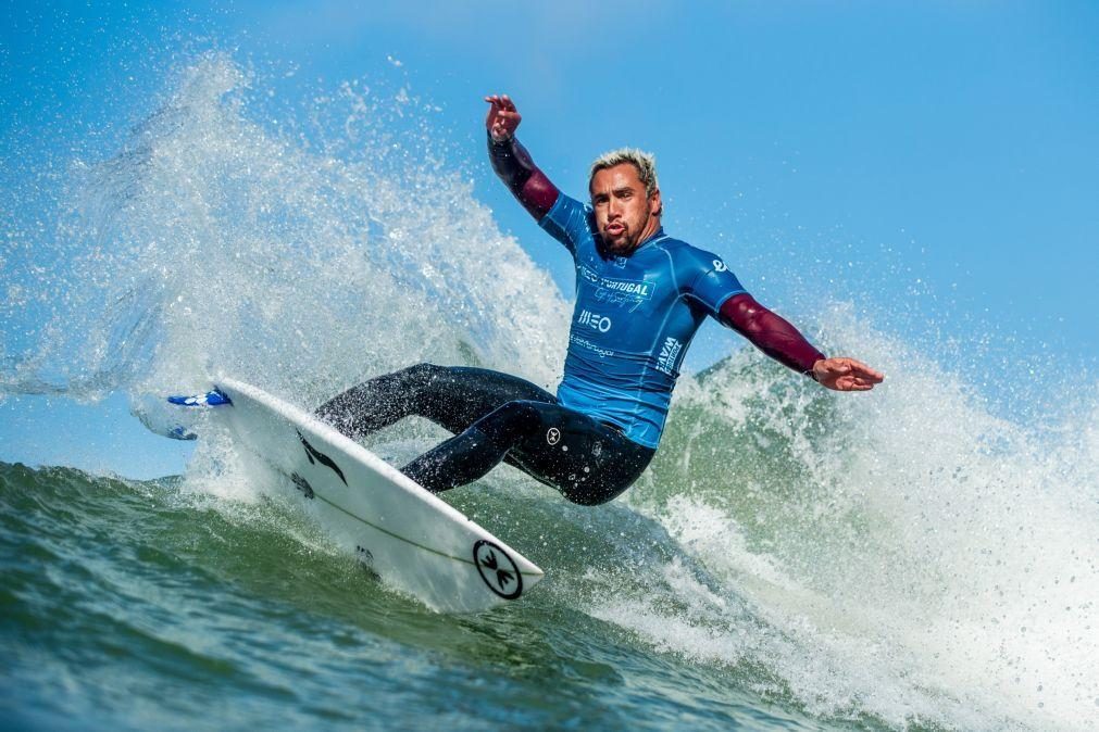 Surfista Vasco Ribeiro na terceira ronda na Gold Coast