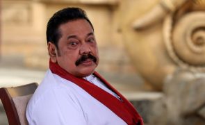Exército leva primeiro-ministro demissionário do Sri Lanka para lugar seguro