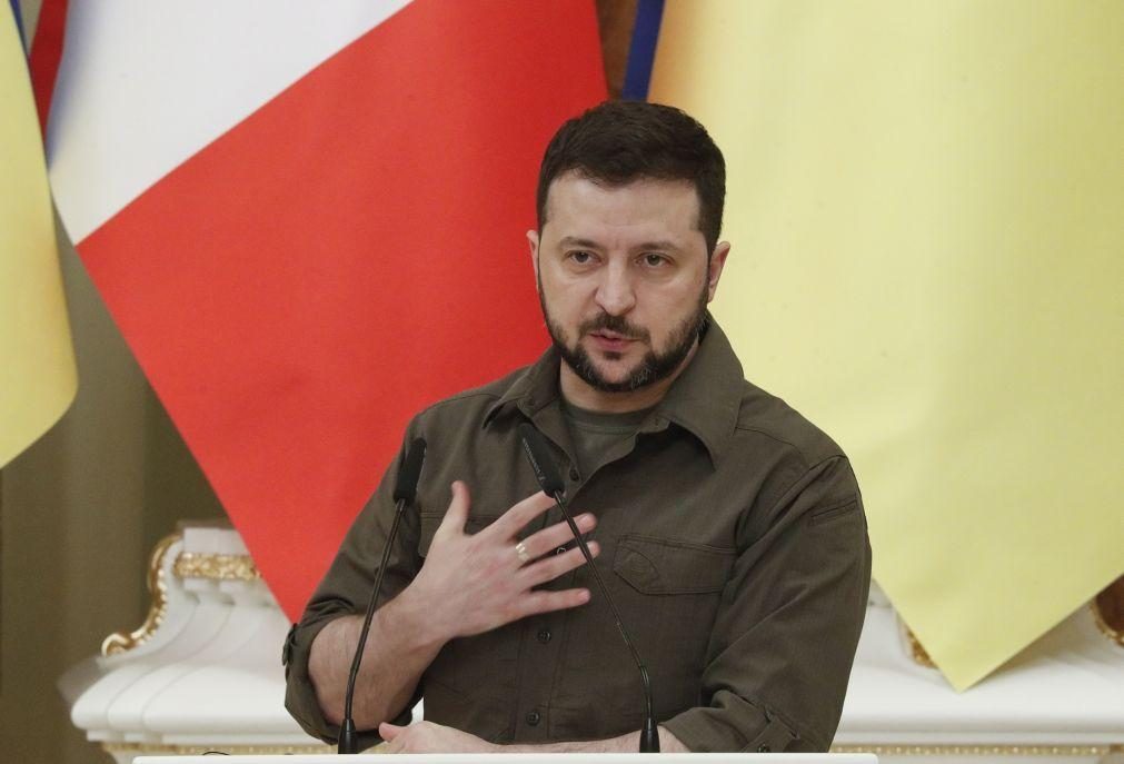 Ucrânia: Zelensky diz que Kiev não recebeu armas suficientes para 