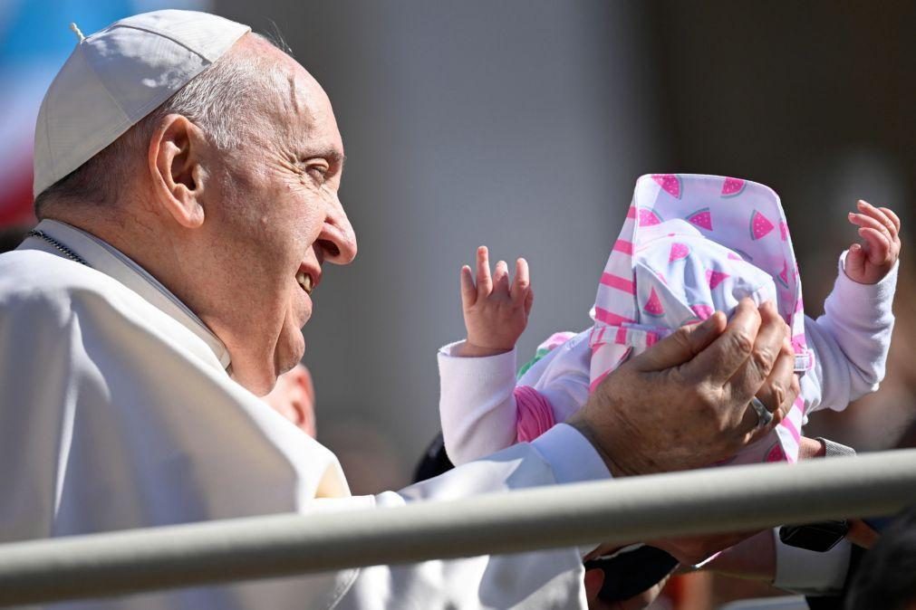 Papa lembra peregrinos de Fátima em pedido pela paz no mundo