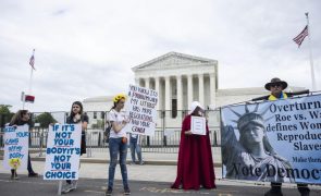 Senado norte-americano rejeita proteger direito ao aborto na lei federal