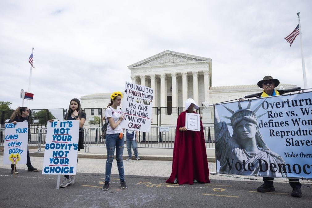 Senado norte-americano rejeita proteger direito ao aborto na lei federal