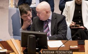 Rússia acusada de propaganda por repetir acusações sobre armas biológicas