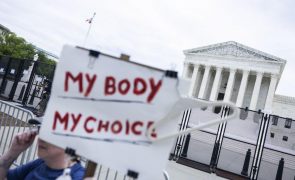 Milhares de pessoas manifestam-se nos EUA para defender o direito ao aborto