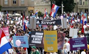 Milhares de pessoas manifestam-se contra o aborto na capital da Croácia