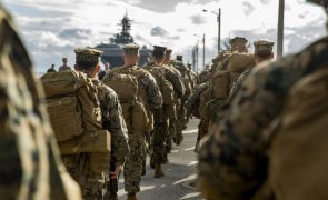 Okinawa pede menos presença militar dos Estados Unidos no seu território
