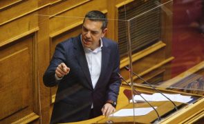 Alexis Tsipras reeleito líder do Syriza com forte apoio das bases