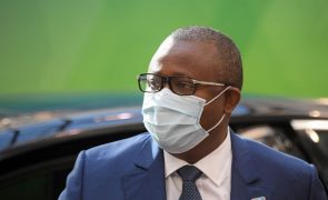 Presidente guineense dissolve parlamento e marca legislativas para 18 de dezembro