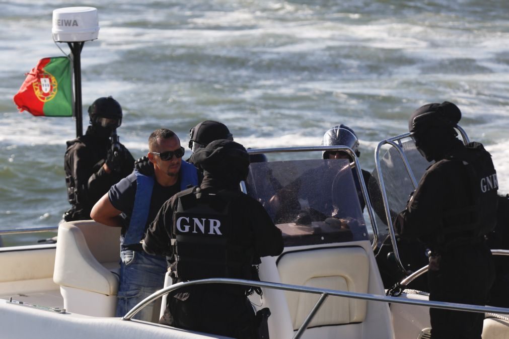 Militares da GNR resgatam 48 migrantes no mar Egeu