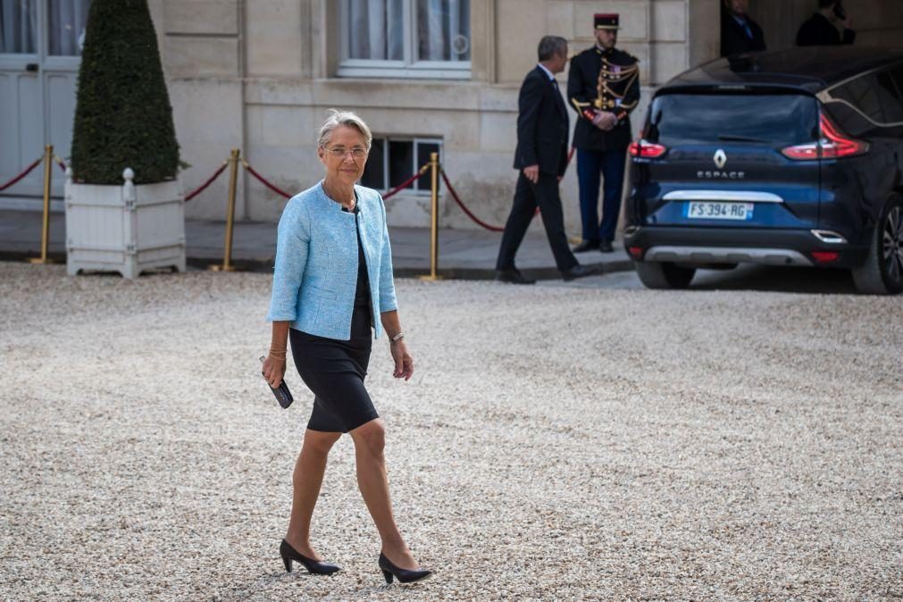 Macron nomeia Elisabeth Borne como primeira-ministra de França